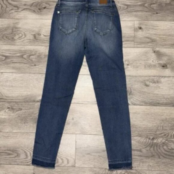 Judy Blue Low Rise Distressed Raw Hem Skinny Fit Jeans Faded Medium Wash Sz 9/29 - Picture 3 of 5